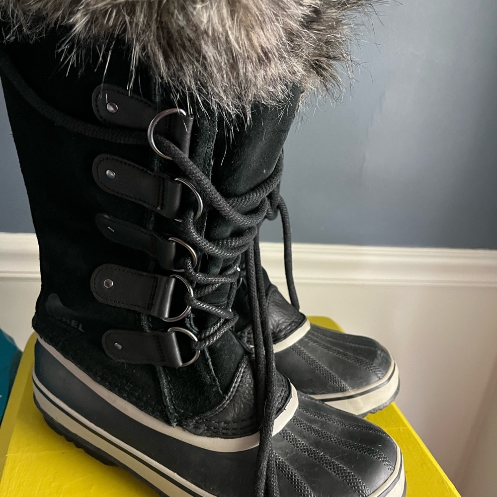 Sorel Black and Gray Winter Boots with Faux Fur